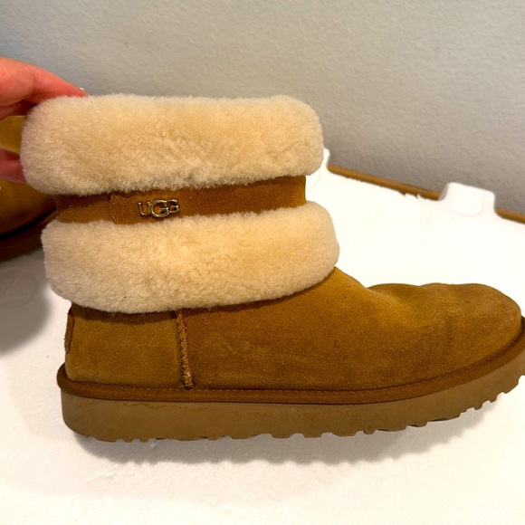 UGG Fluff Mini Belted still on website! - Picture 7 of 9